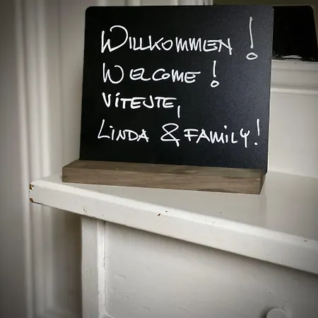 Rosa Wohnen & Office In Traditionell Ausseer Baukultur