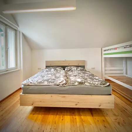 Rosa Wohnen & Office In Traditionell Ausseer Baukultur *