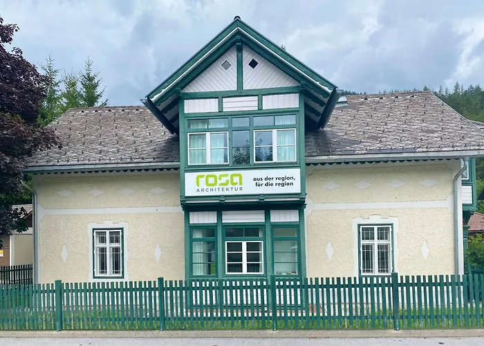 Rosa Wohnen & Office In Traditionell Ausseer Baukultur Lägenhet