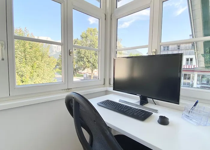 Rosa Wohnen & Office In Traditionell Ausseer Baukultur